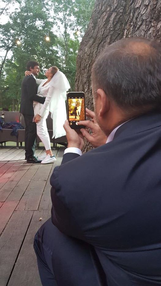 Скандальный украинский нардеп похвастался свадьбой дочери: появились фото и видео